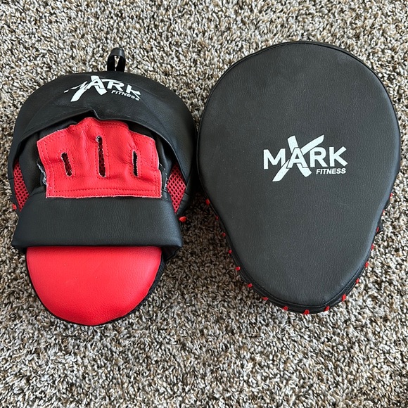 Curved Punching Pads - Picture 1 of 4